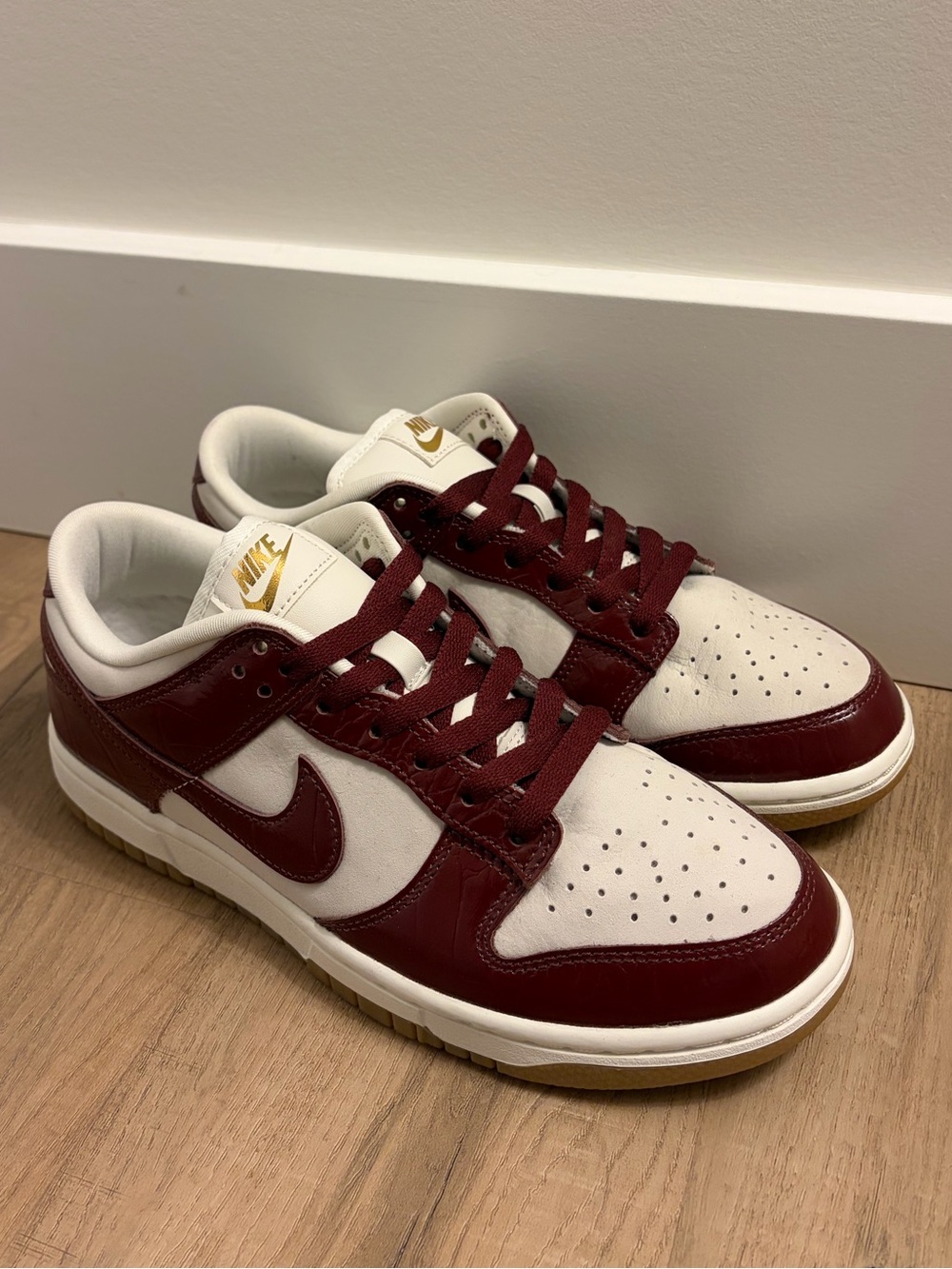 Nike Dunk Low LX WMNS Team Red Croc